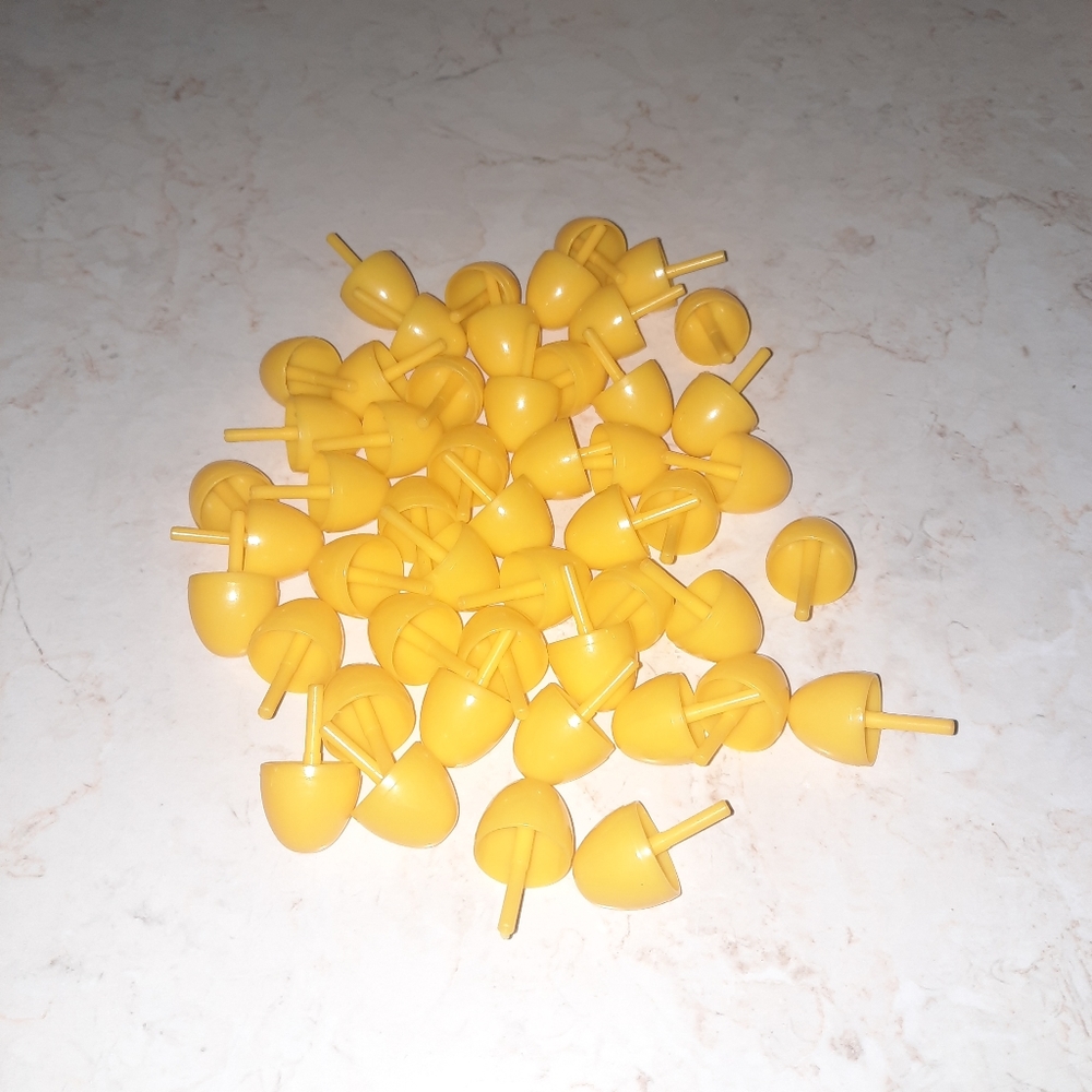 Quercetti Mosiac Pegs 50 Yellow Pieces